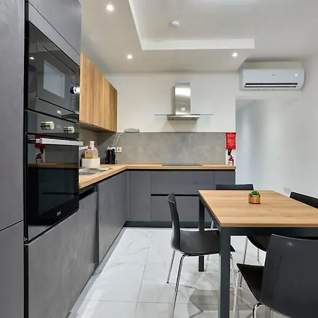 The Hill 245 Modern Apt: 10 Minutes From the beach * Ta' Cikkun