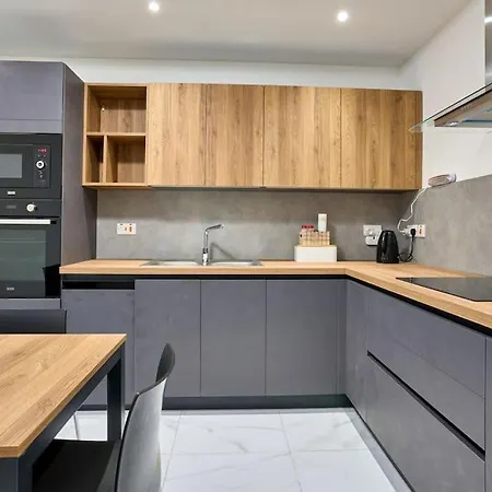 The Hill 245 Modern Apt: 10 Minutes From the beach * Ta' Cikkun